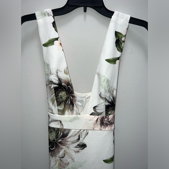 NWT Selfie Leslie White Chrysanthemum Floral Formal Midi Dress - Picture 3 of 9